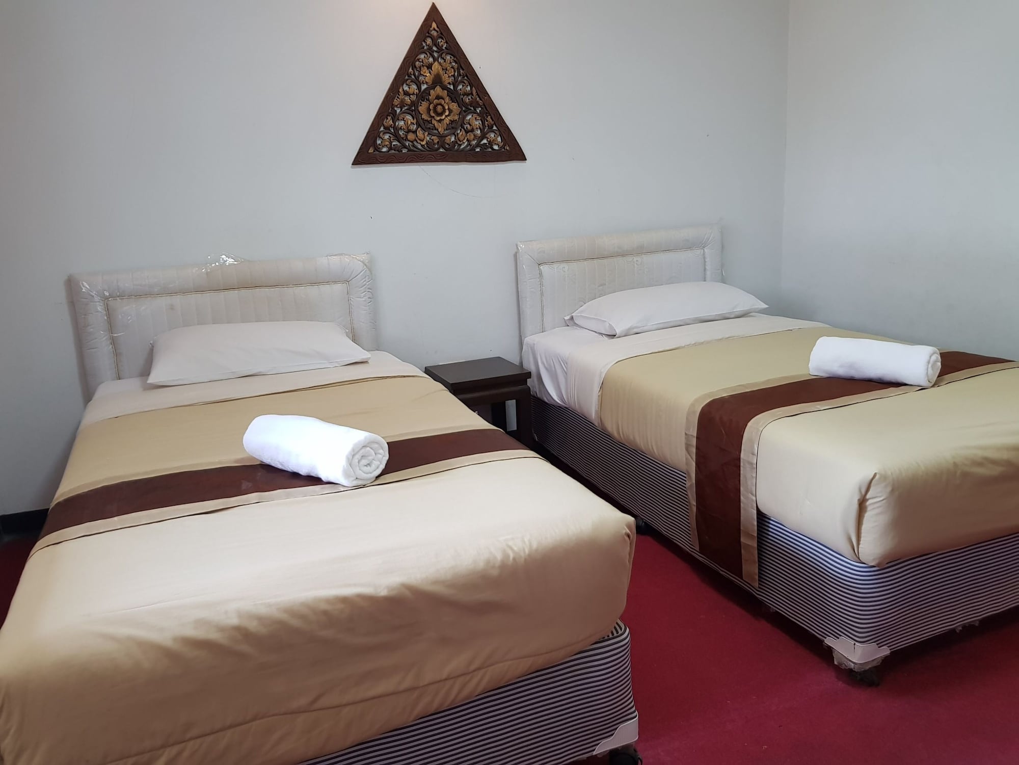 SUPERIOR, TWIN BEDS