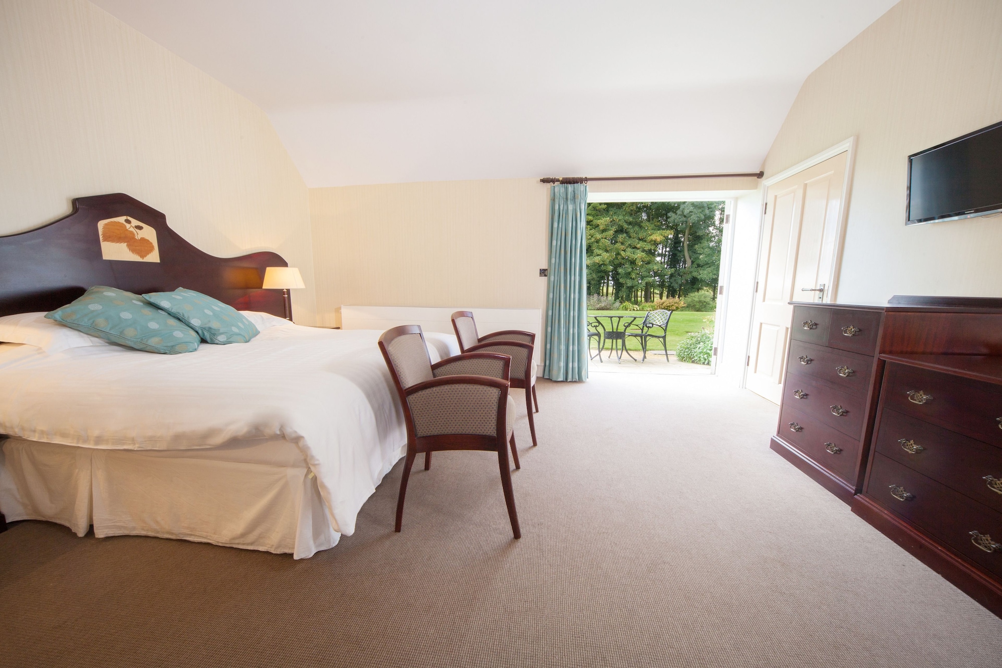 Manor, Double Bed