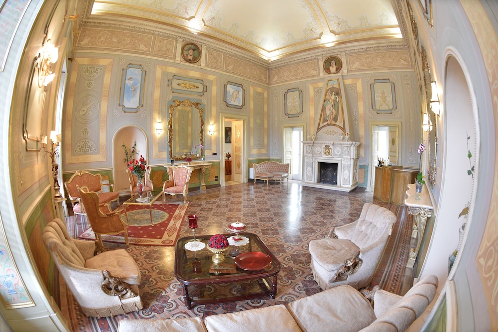 Palazzo De Castro 52/78