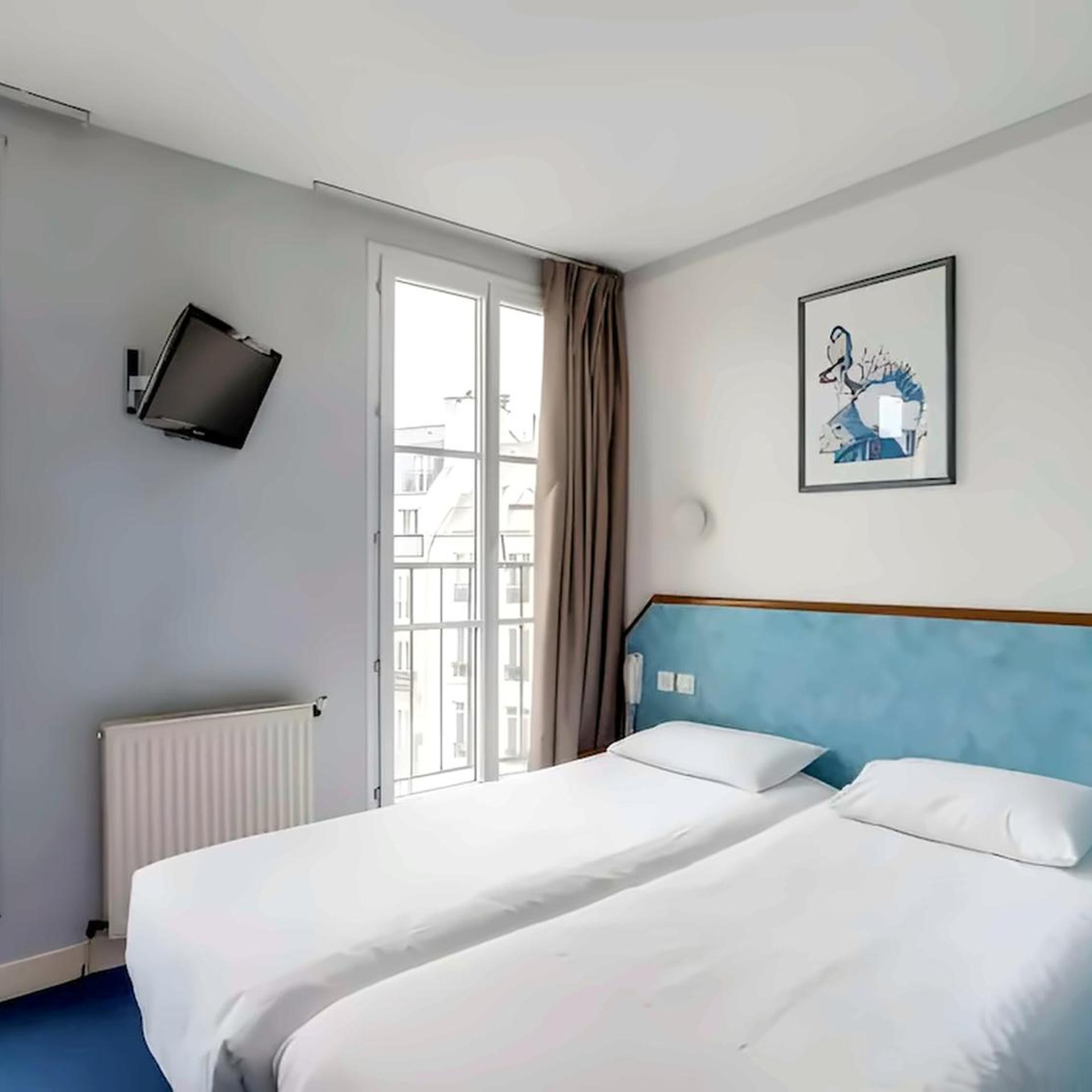 ROOM, TWIN BEDS