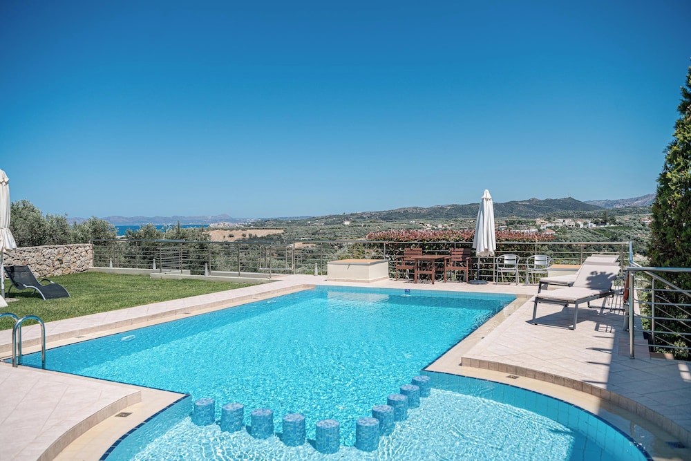 Villa Athinais 10/40