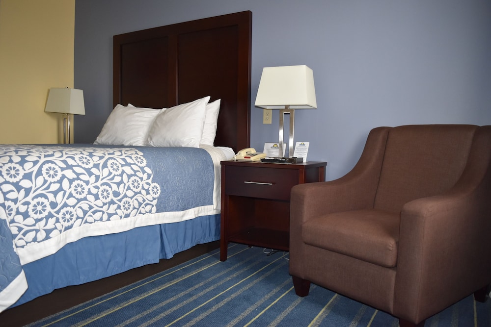Days Inn by Wyndham Grand Island 10/24
