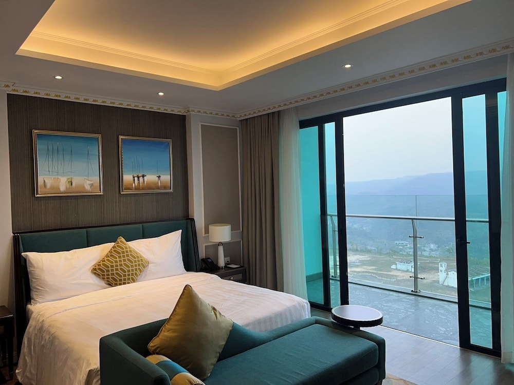 Flc Ha Long Bay Golf Club And Luxury Resort 24/67