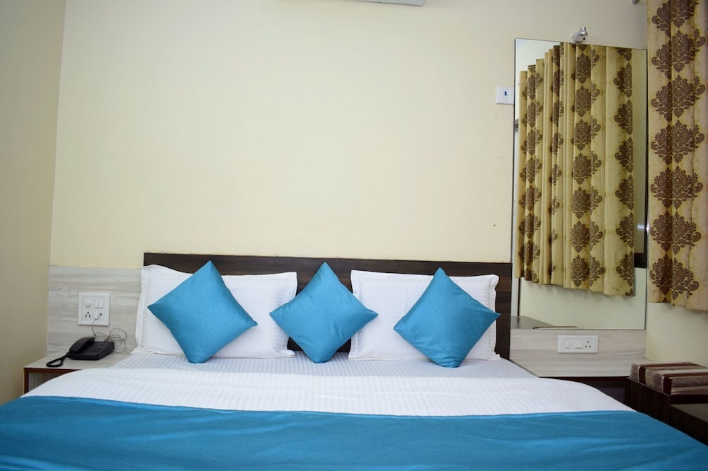 Hotel Gayatri By Sky Stays 7/22