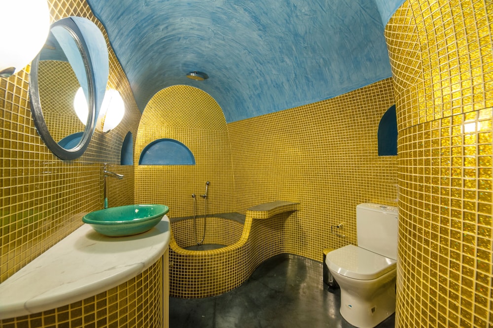 Chroma Suites 29/33