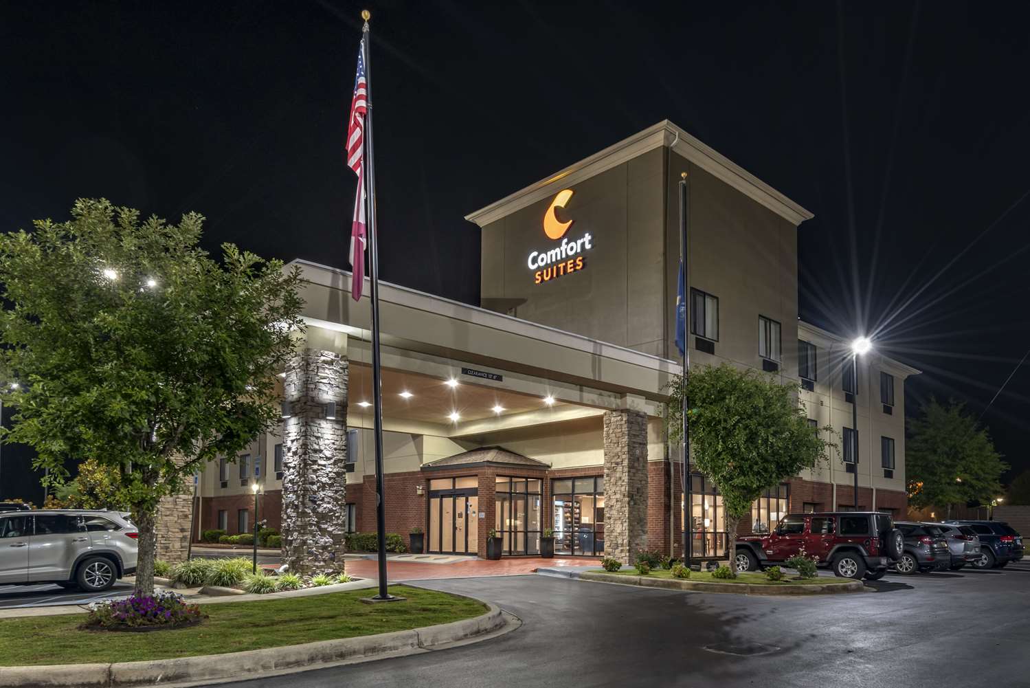 Comfort Suites Pell City near Logan Martin Lake 37/39