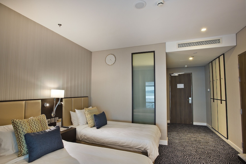 6 HOURS USAGE, TWIN BEDS