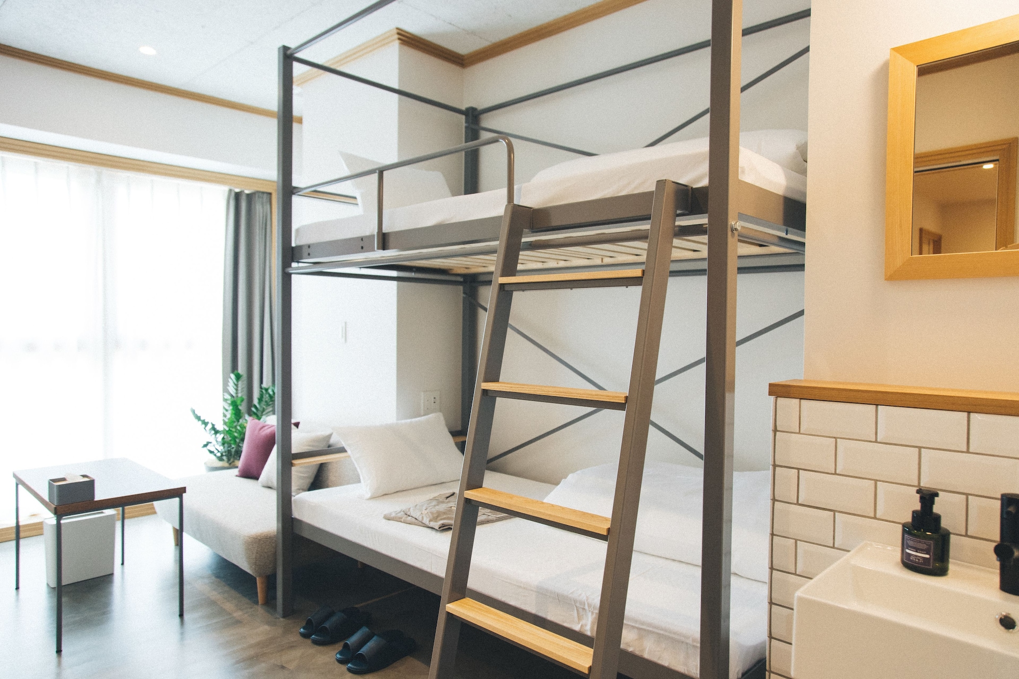 ROOM, TWIN BEDS, BUNK BED, SHARED BATHROOM