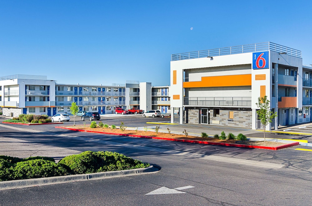 Motel6 Denver, CO – Downtown 49/58