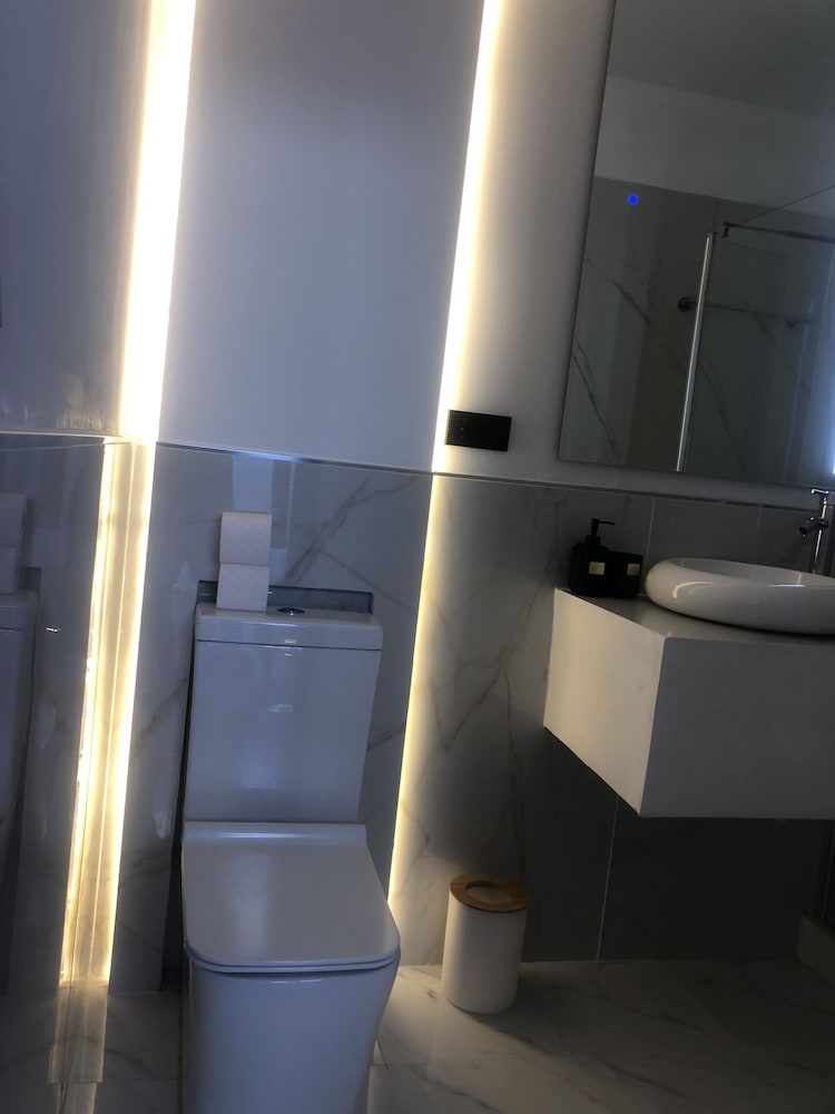 PAIISE Hotels 57/58