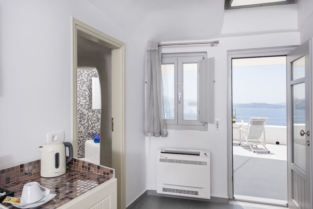 Ambition Suites 14/68