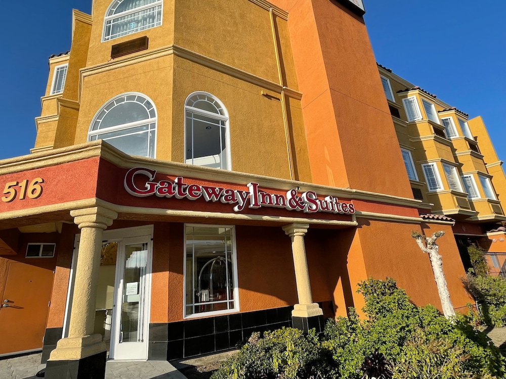 Gateway Inn and Suites Hotel 6/46