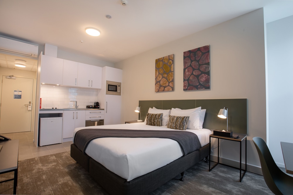 Sojourn Apartment Hotel Riddiford Street Limited 27/54