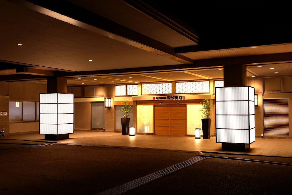 Ooedo Onsen Monogatari Premium Shiomiso 3/50