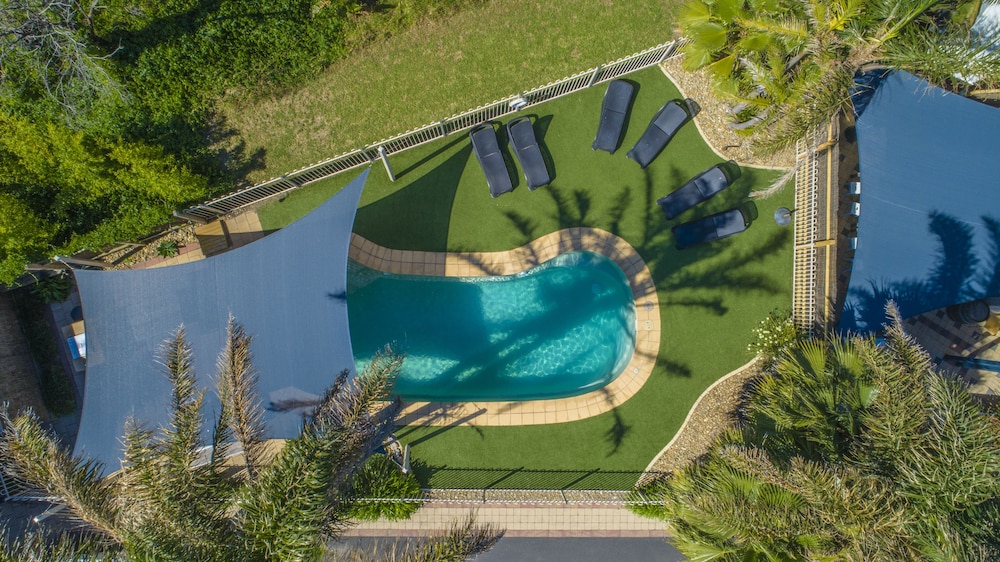 Boathouse Resort Studios & Suites 62/69