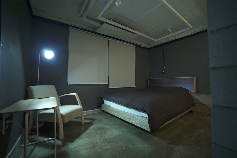 That House - Hostel 11/57