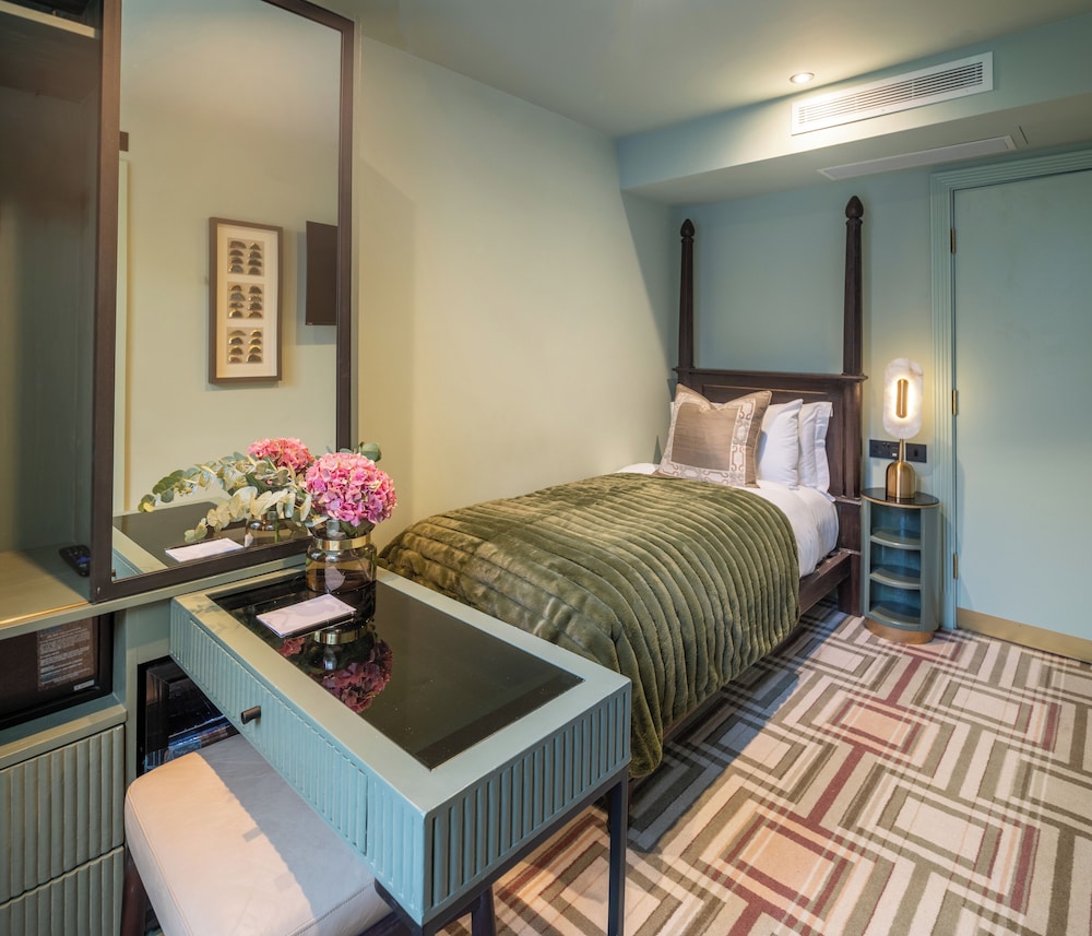 غرفة مريحة مفردة بسرير فردي، Ellen Kensington Hotel 2/4