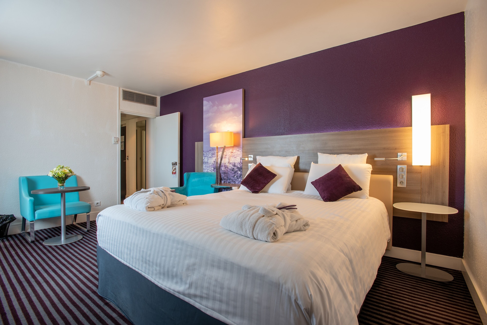 SUPERIOR, KING BED