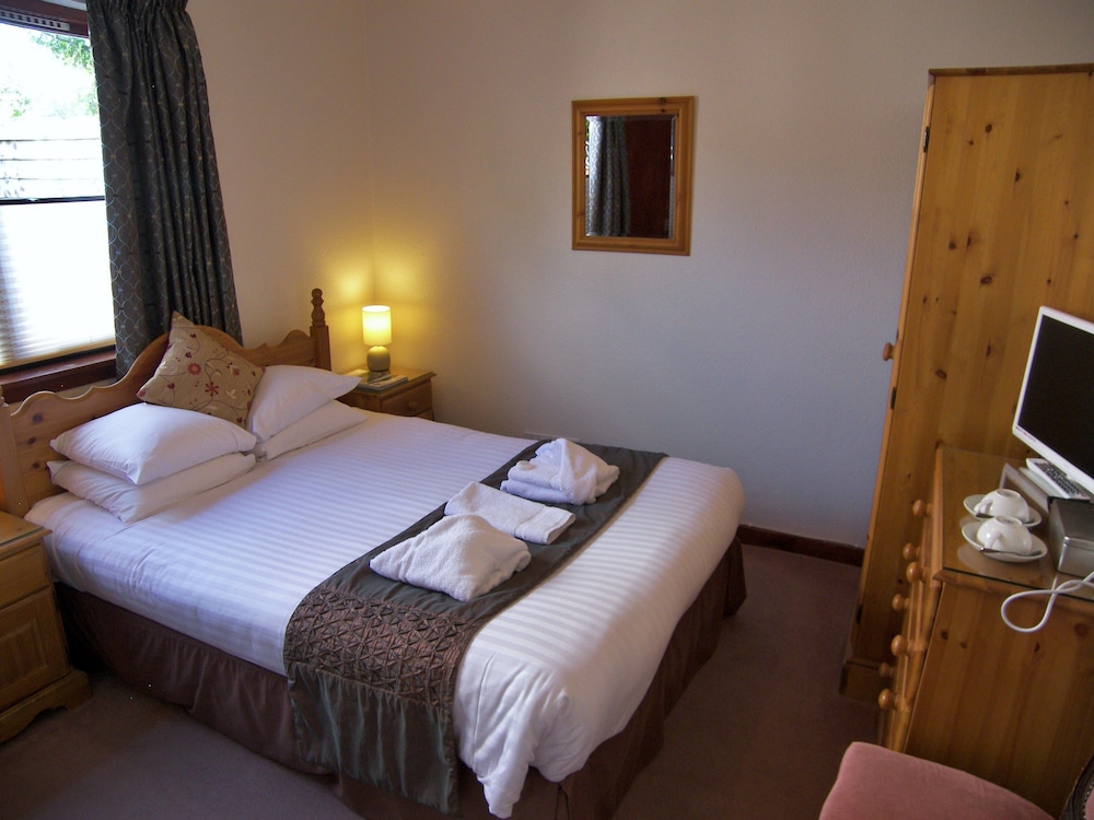 Rosemount Hotel 25/57
