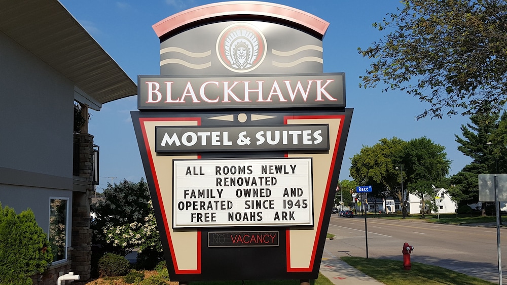 Black Hawk Motel 1/50