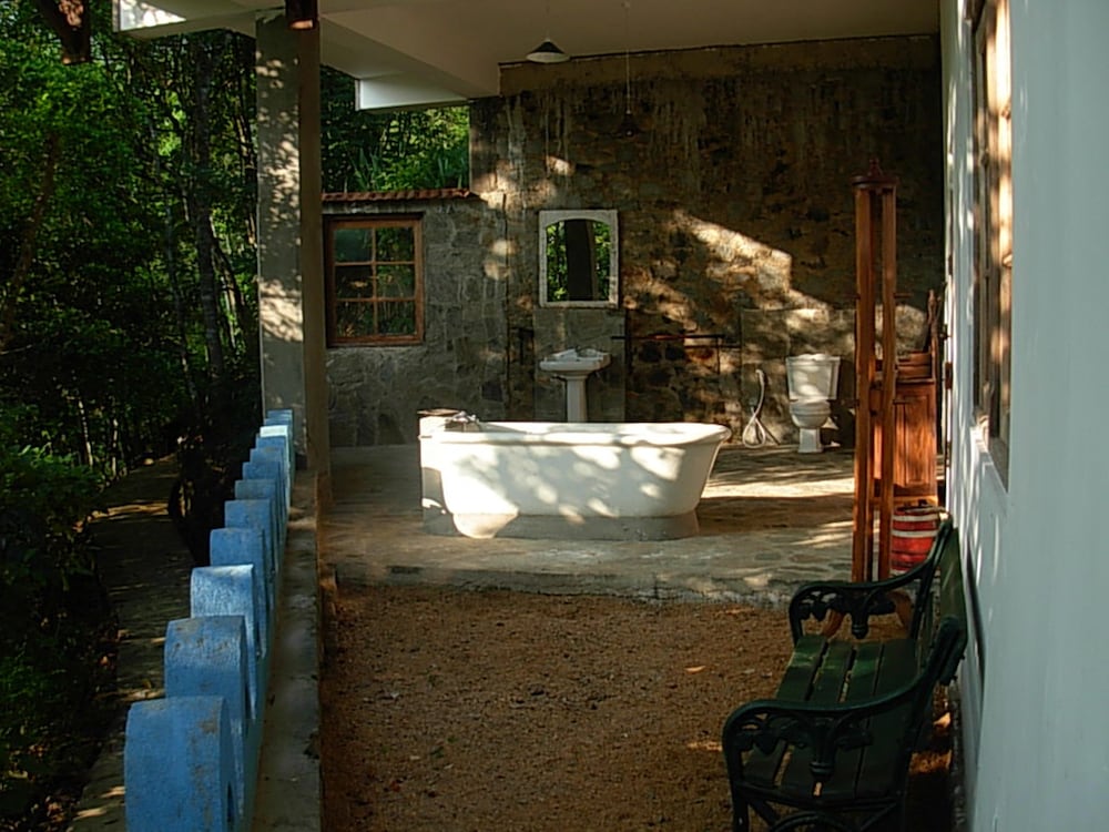 The Kandy Samadhi Centre 69/80