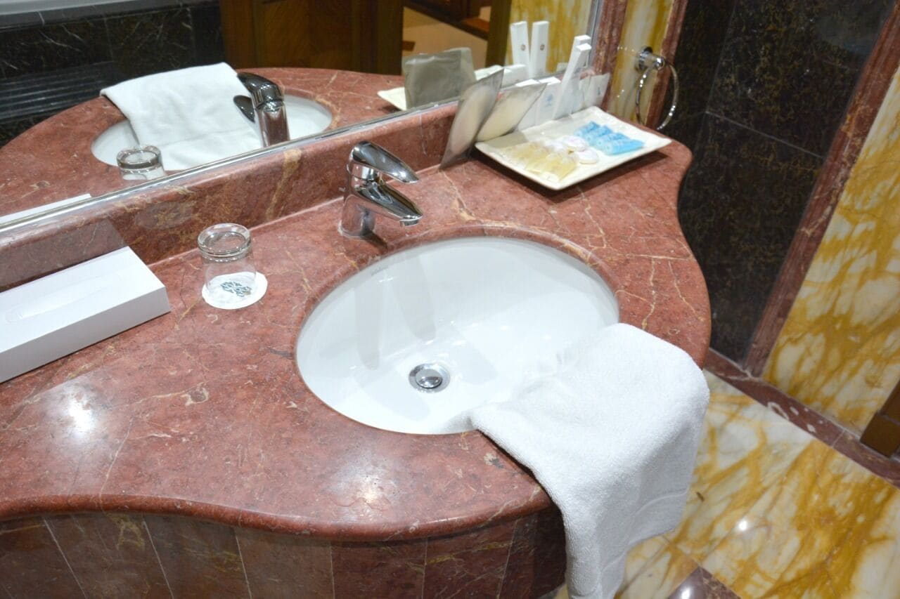 غرفة رباعية بأربعة أسرّة، فندق مادن(Maden Hotel) 5/5