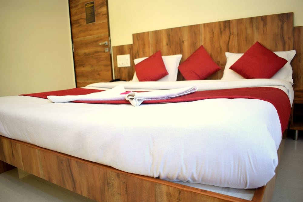 Hotel Shree Pratham Milan 10/28