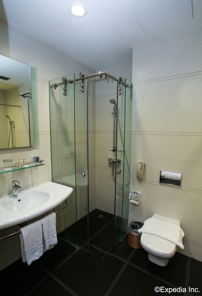 Orchid Hotel 50/50
