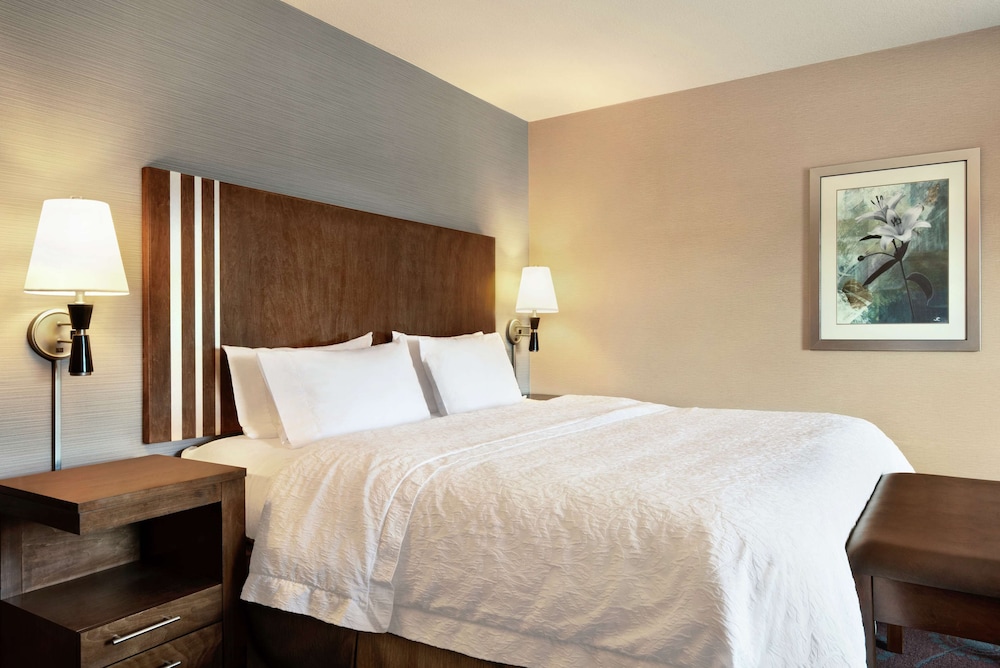 Hampton Inn Suites Grafton 10/46
