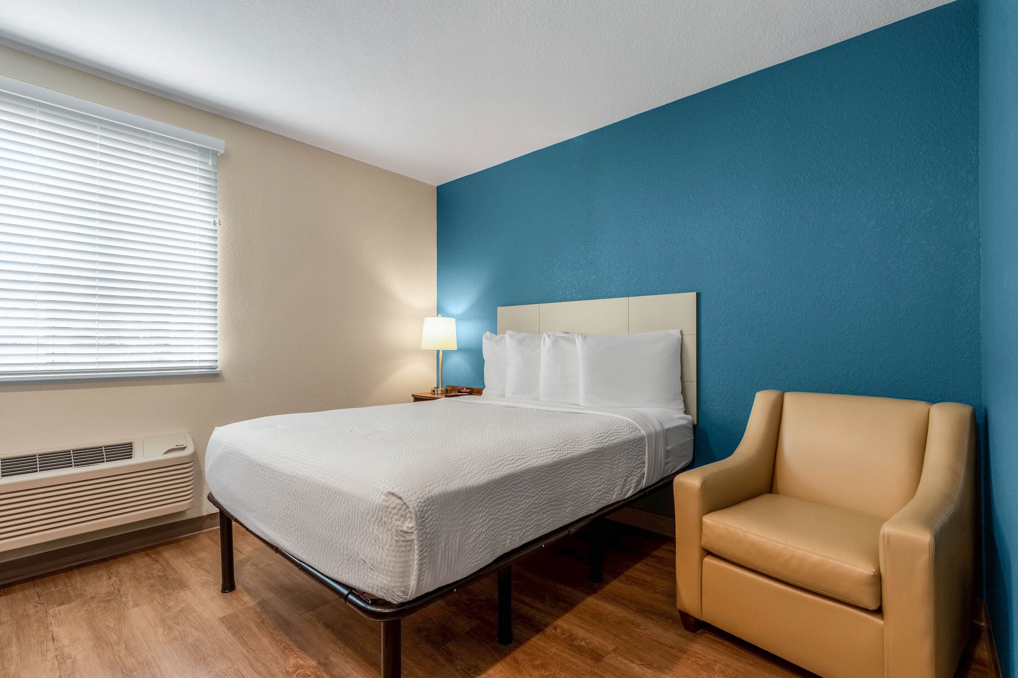 ROOM, QUEEN BED, ACCESSIBLE
