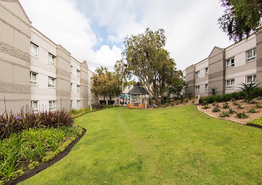 City Lodge Pinelands 4/38