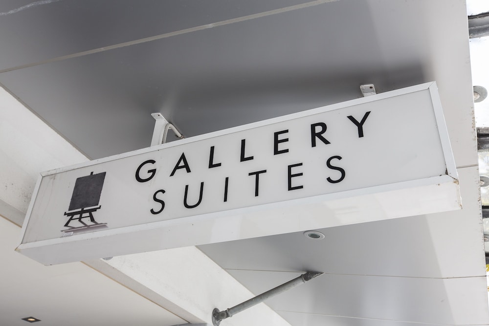 Gallery Suites 17/48
