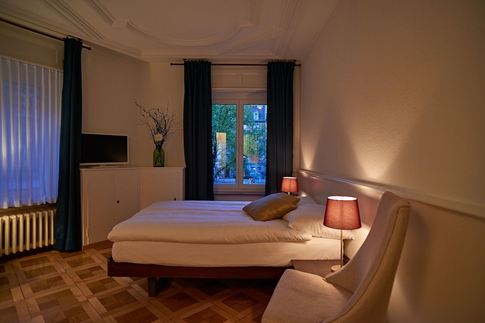 Hotel St. Georges 9/50