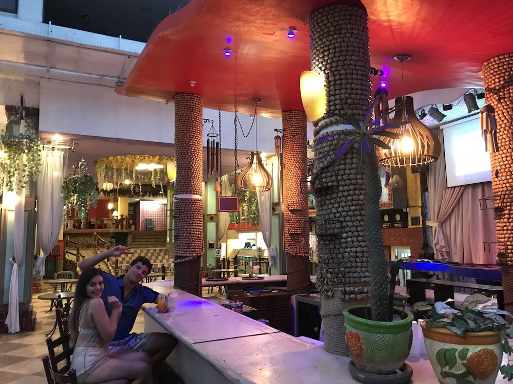 restaurant cafeteria