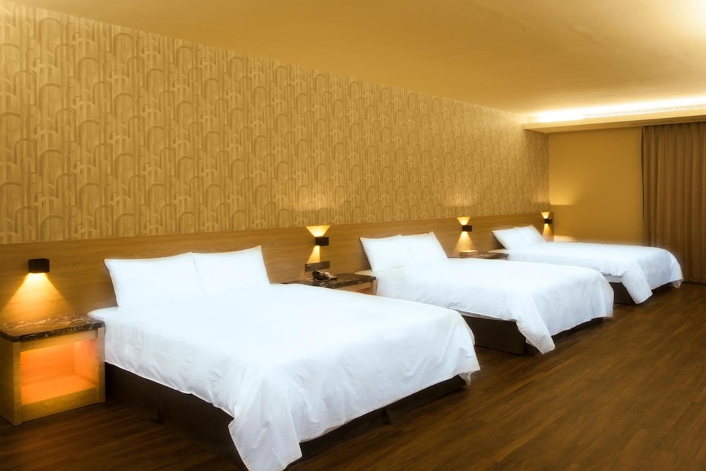 Yu Chun Hotel 33/40