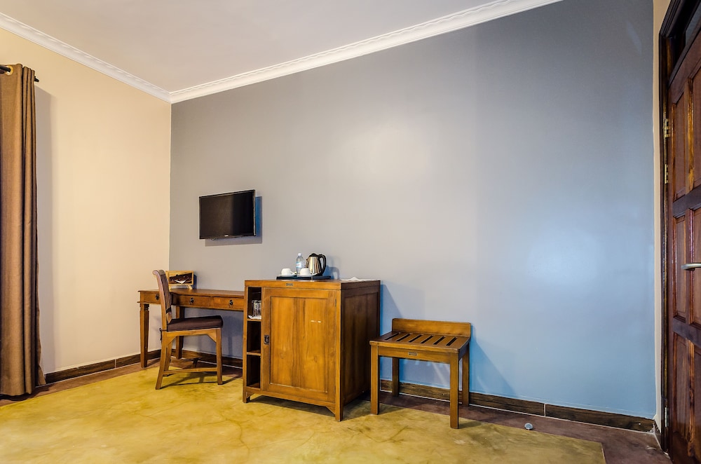 Emburara Farm Lodge 5/50