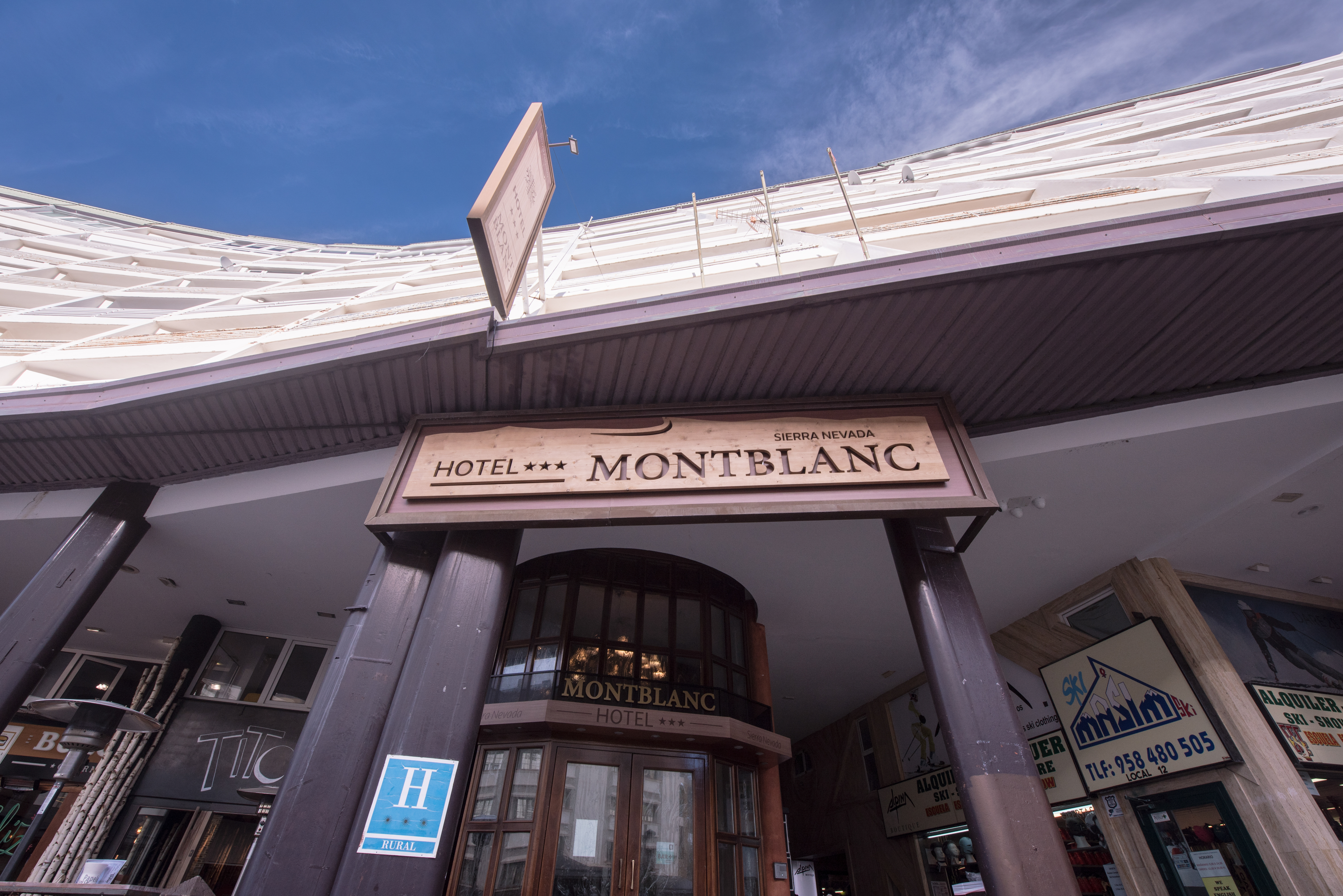 Mont Blanc Hotel 4/42