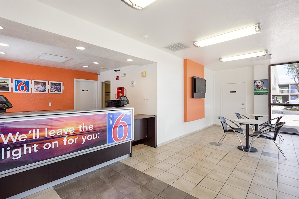 Motel6 Baton Rouge La Southeast 8/49