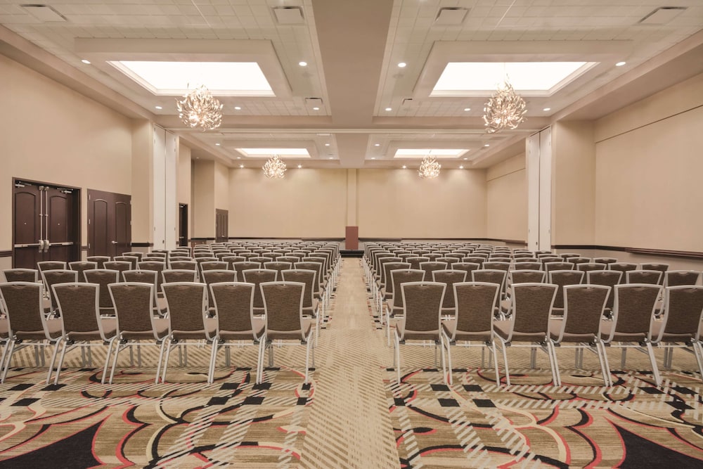 Embassy Suites by Hilton Tuscaloosa Alabama Downtown 68/79