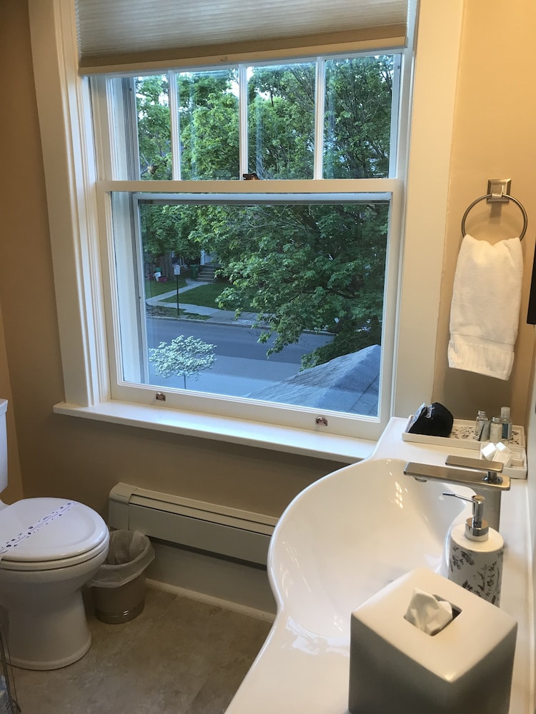Mooreland Garden Inn photo3