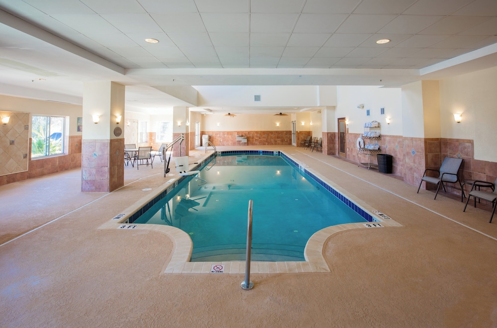 Holiday Inn Hotel And Suites Lake City 18/42