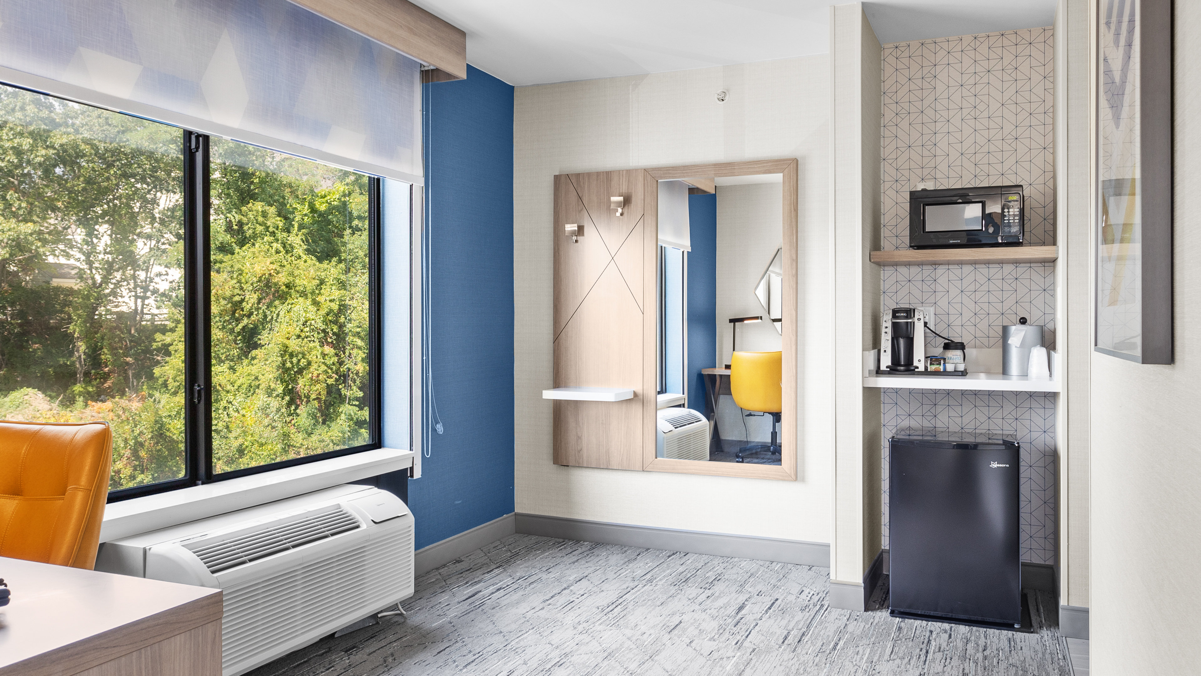 Holiday Inn Express Hotel And Suites Manchester Airport 30/72