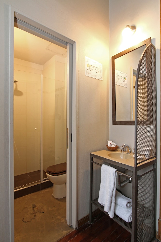 غرفة مريحة اقتصادية صغيرة بسرير مزدوج، A HOTEL 5/5