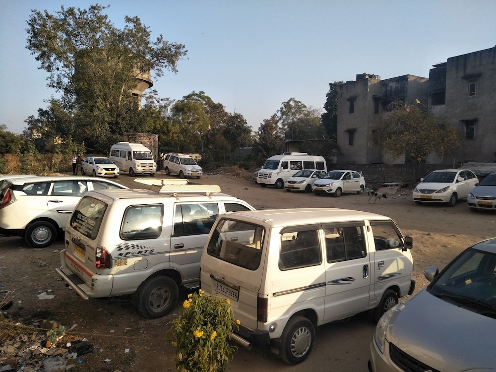 Hotel Thikana Palace 42/50