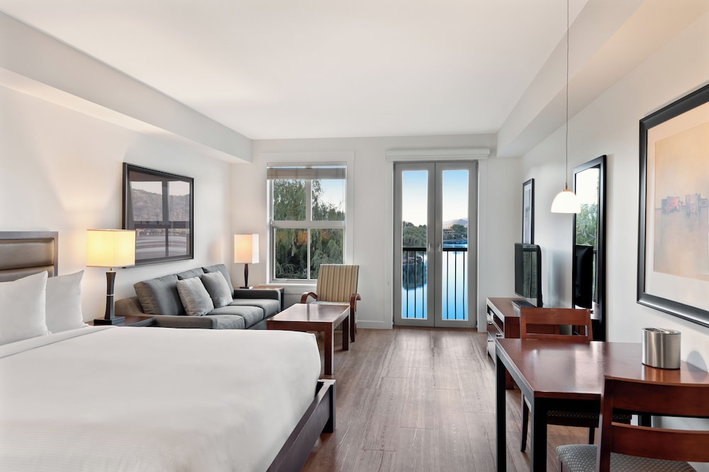 Walnut Beach Resort 7/48
