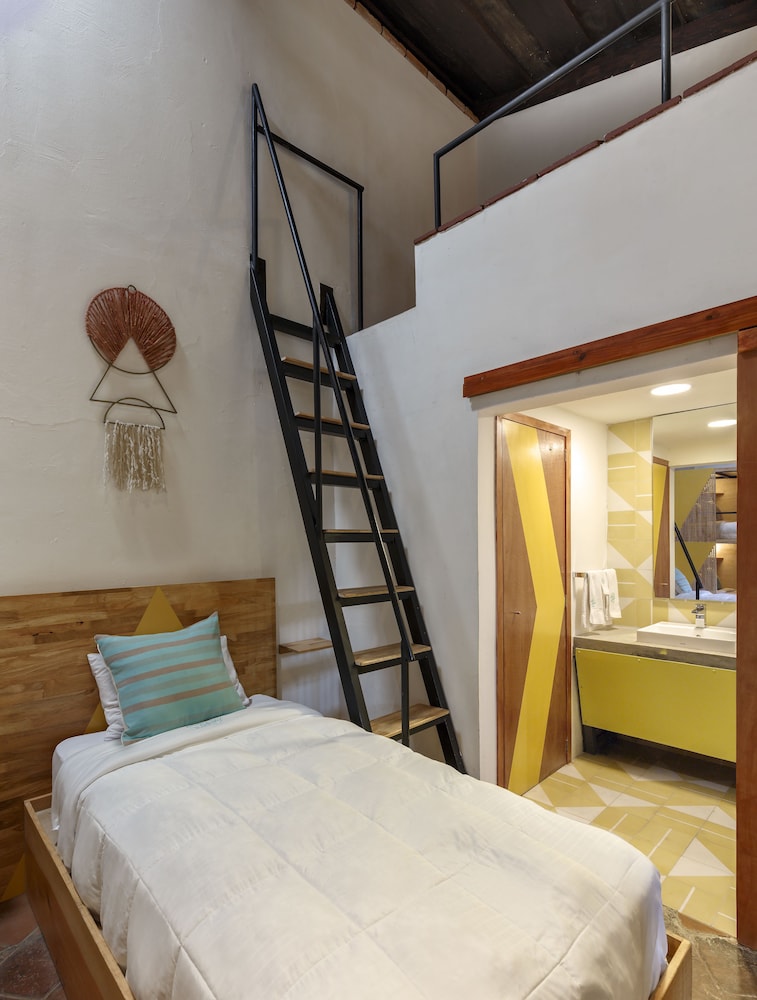 Adra Hostel 14/50