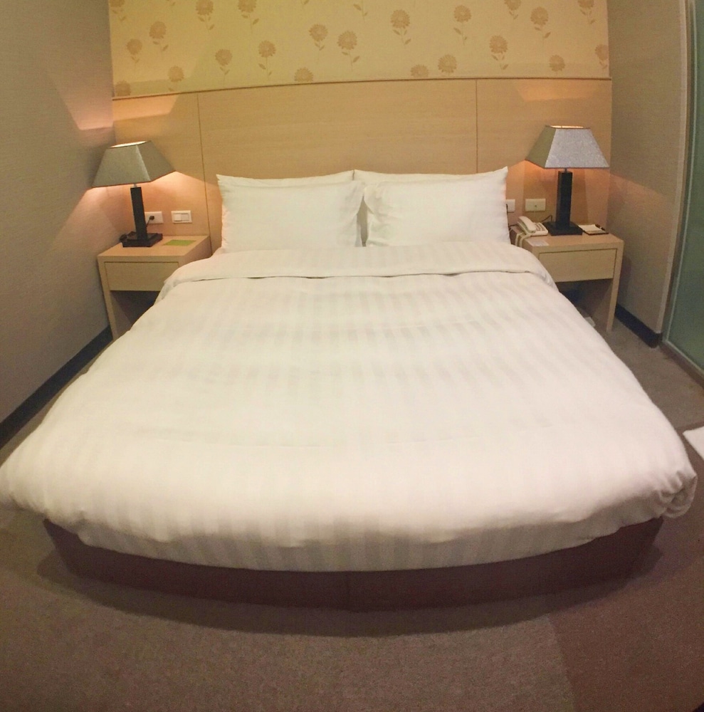 Royal Hotel 16/33