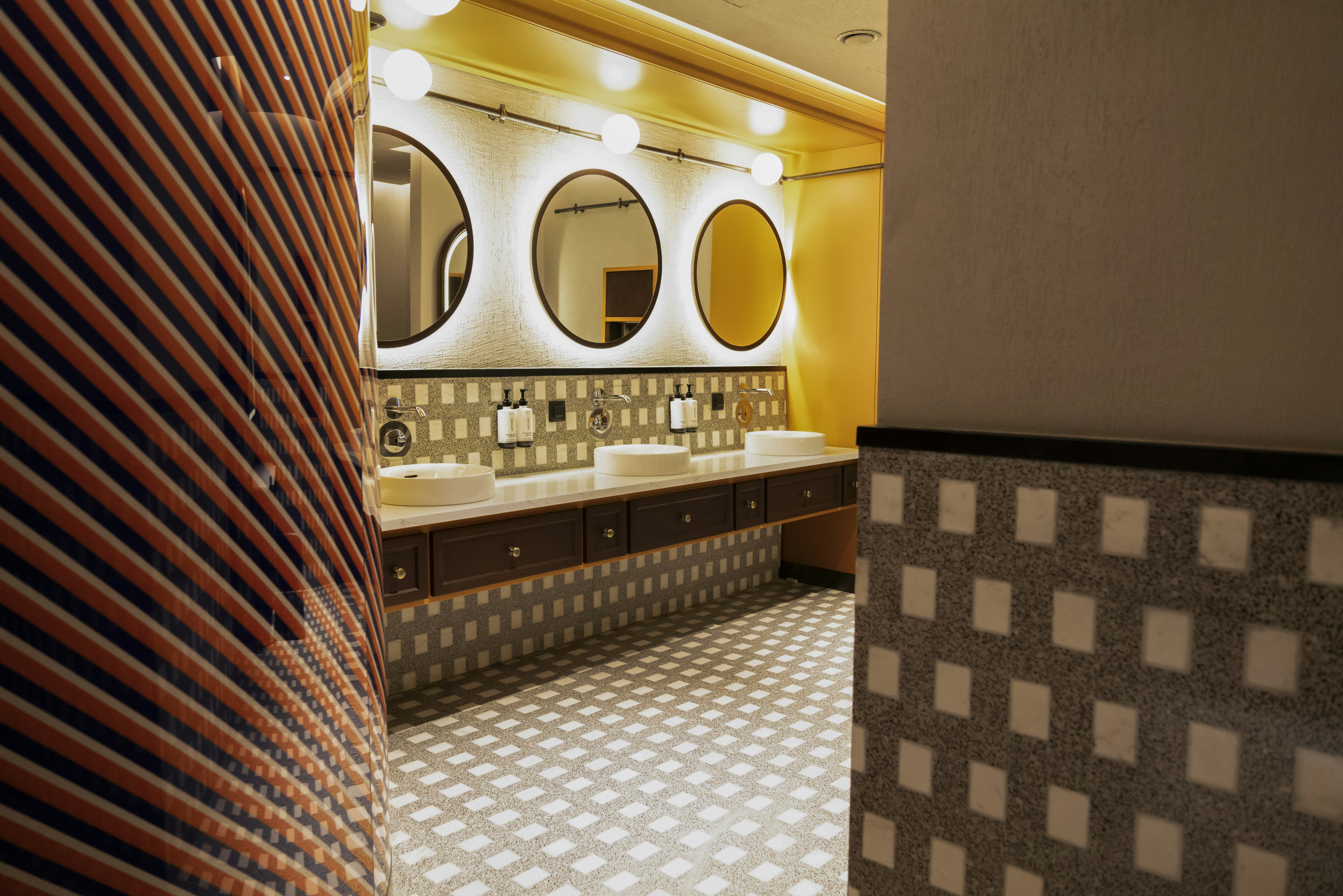 Canopy by Hilton Istanbul Taksim 6/40