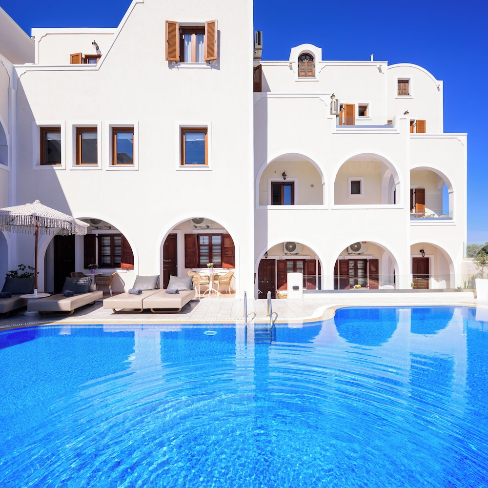 Astir Thira 52/57