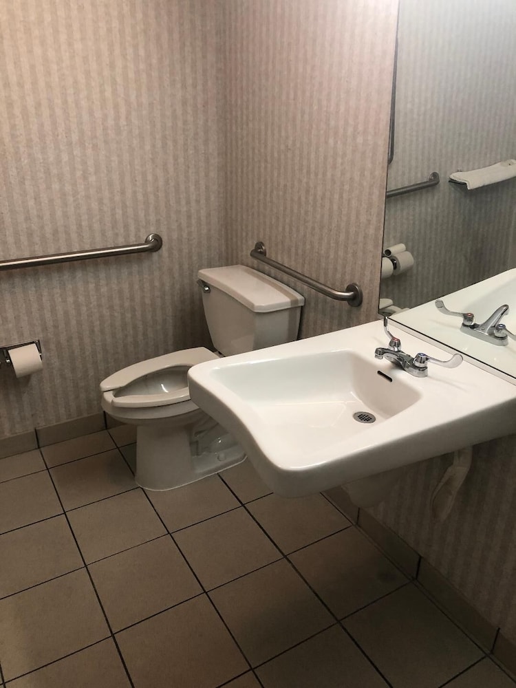 Quality Inn Enola - Harrisburg 27/60